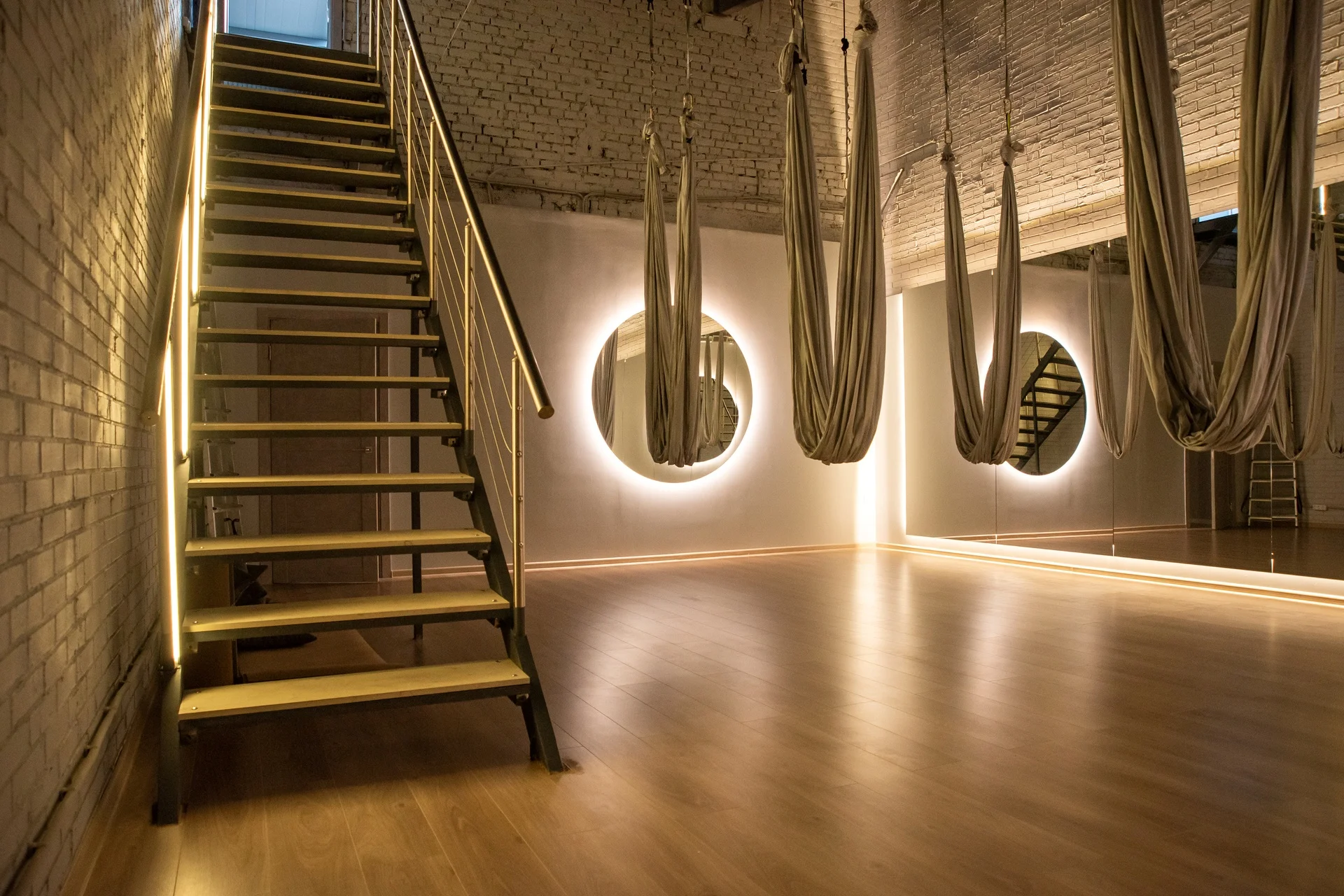 THE STRETCH SPACE